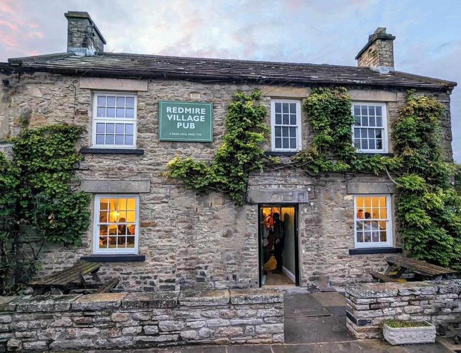 Redmire Village Pub Exteriör bild