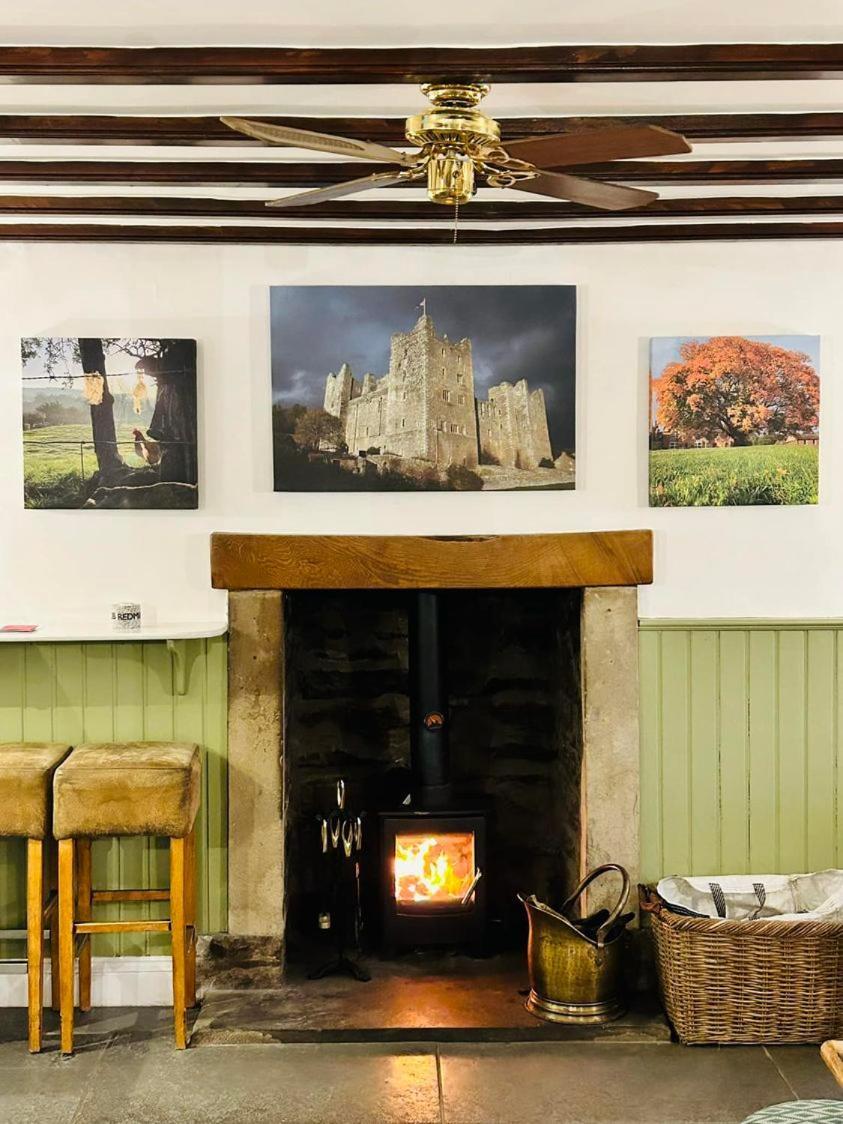 Redmire Village Pub Exteriör bild